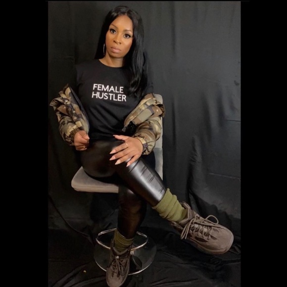 Meet your Posher, Phoebe-sade - Picture 2 of 3